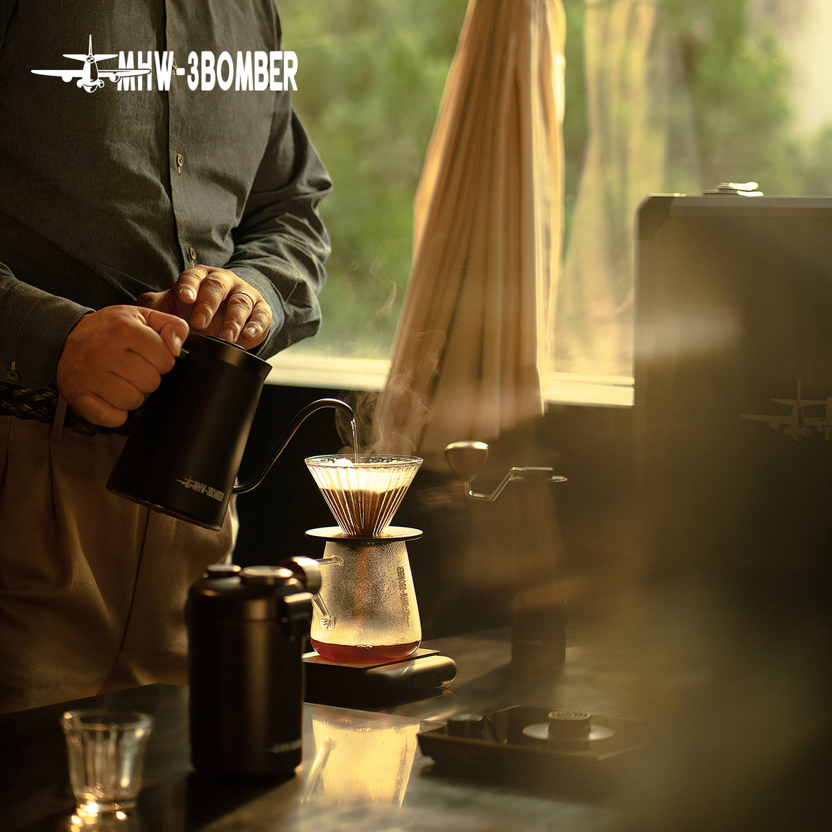 G5096 Clear 500 ml coffee server shown in a pour-over setup