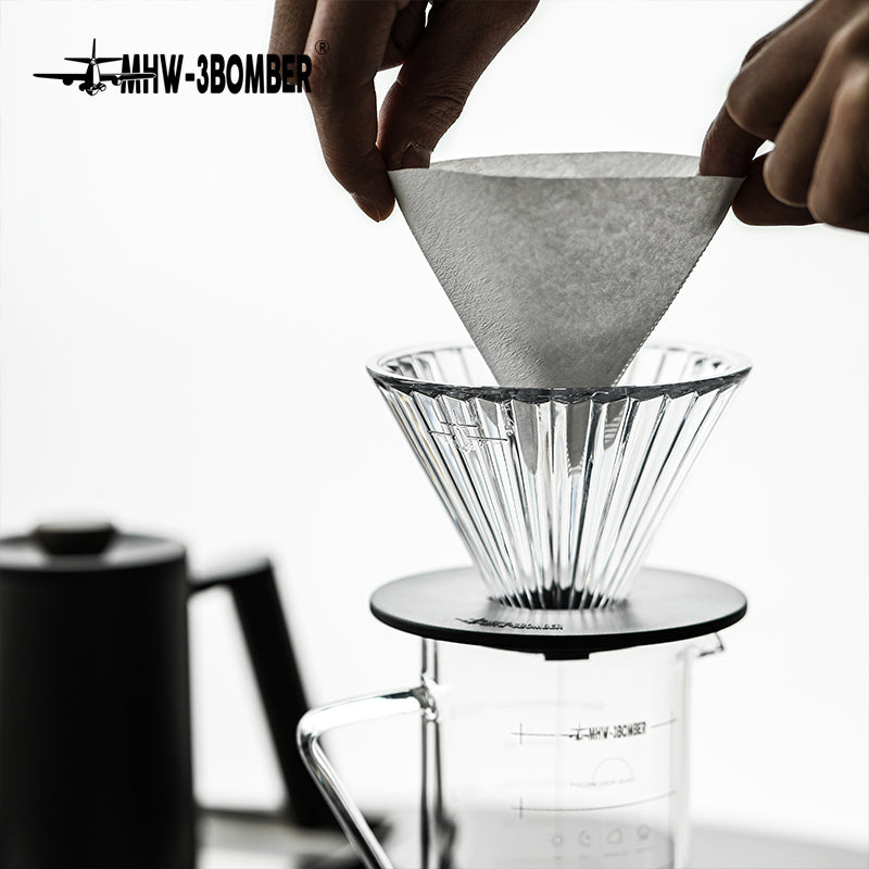 MHW-3BOMBER Elf Glass Dripper, placing a filter paper