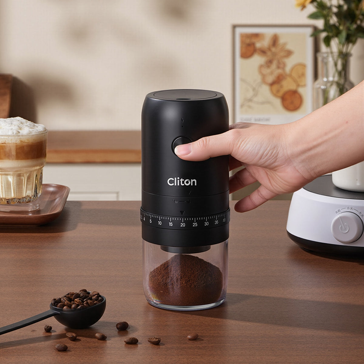 CLITON CL-CFS11 CL CFS11 main 03 grinder use