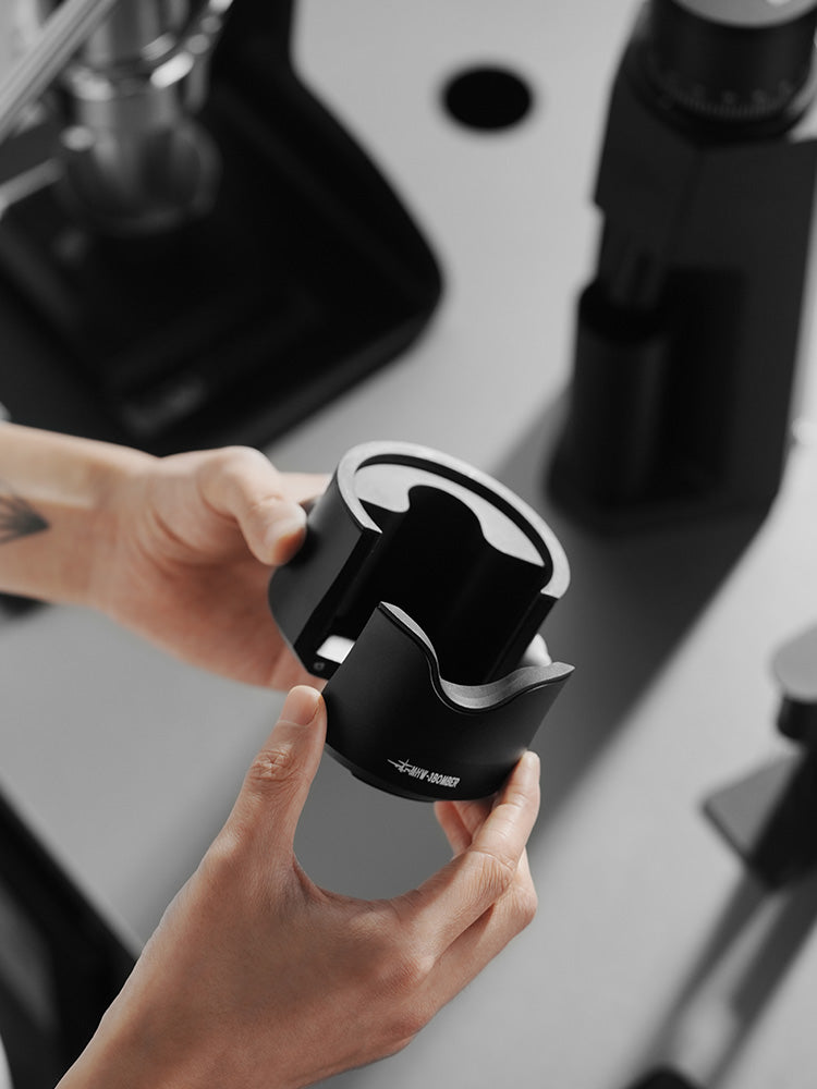 Close view of the CT6164 black tamping base.
