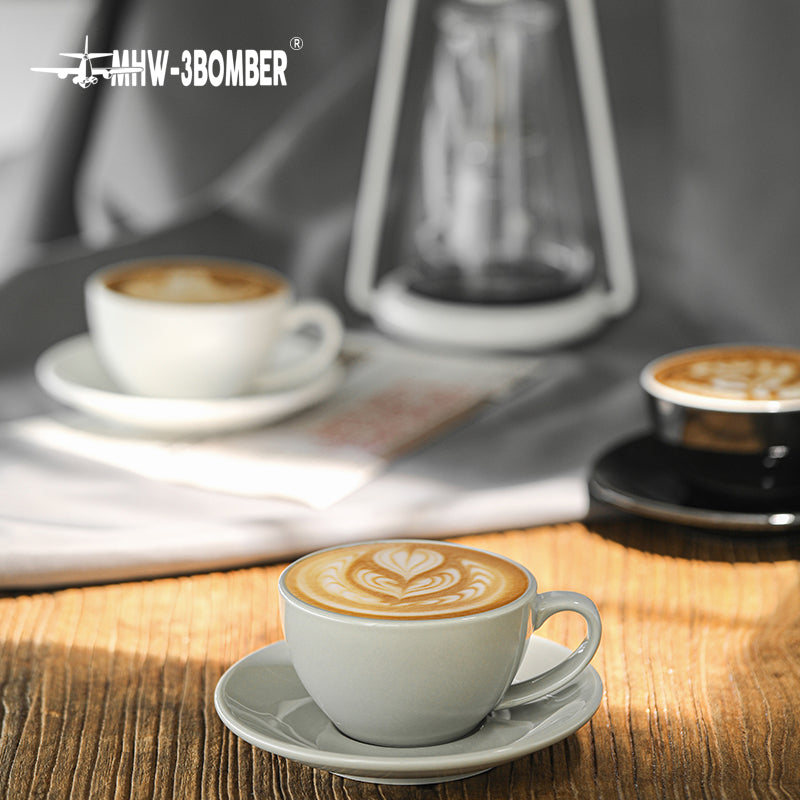 MHW-3BOMBER 280 ml latte cup in a coffee service scene