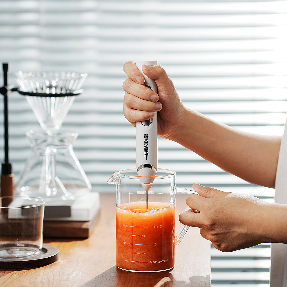 MHW-3BOMBER MF6855W white rechargeable handheld milk frother, distinct product photograph 2; scene accessories excluded