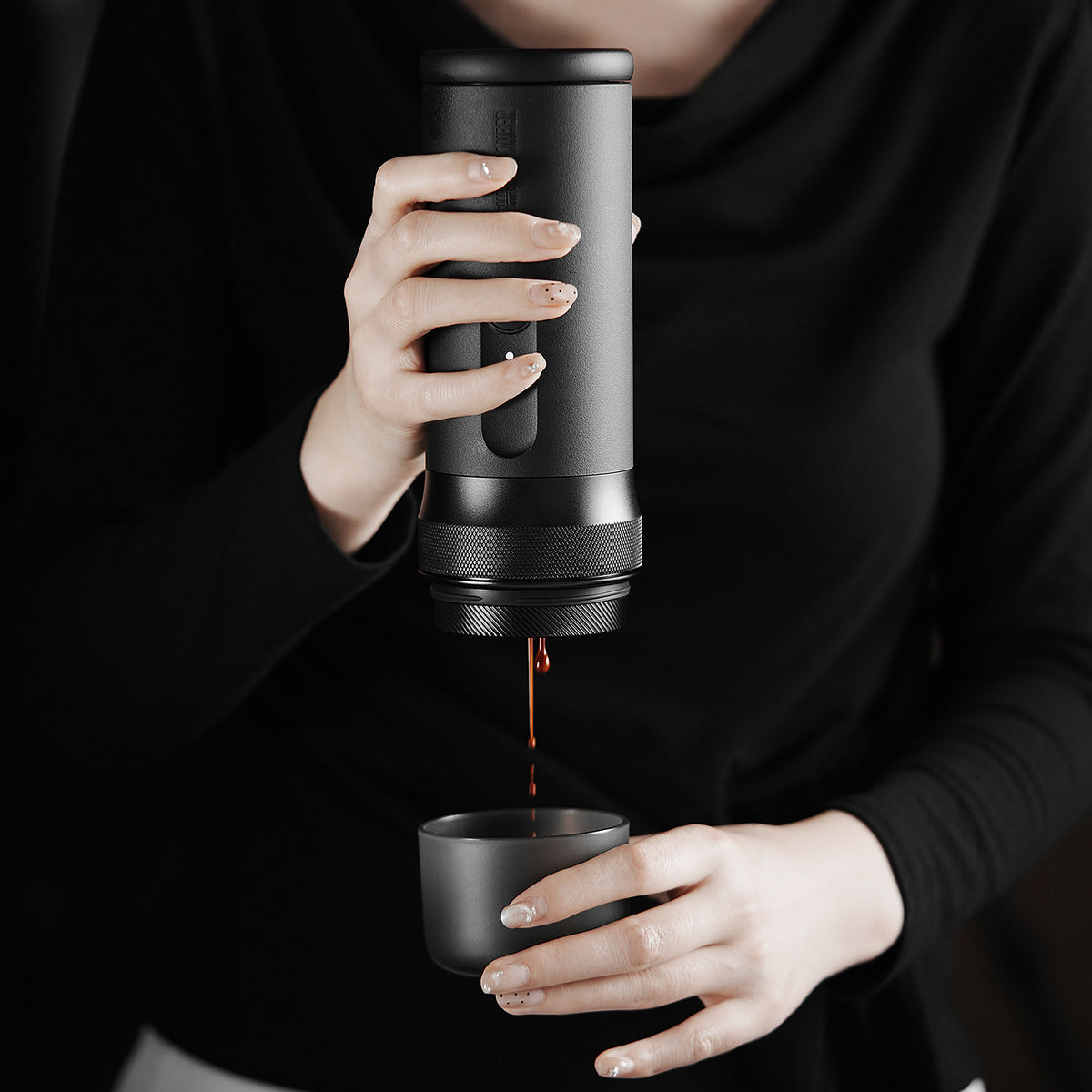 MHW-3BOMBER CM6954 X-press58 handheld extraction into a cup