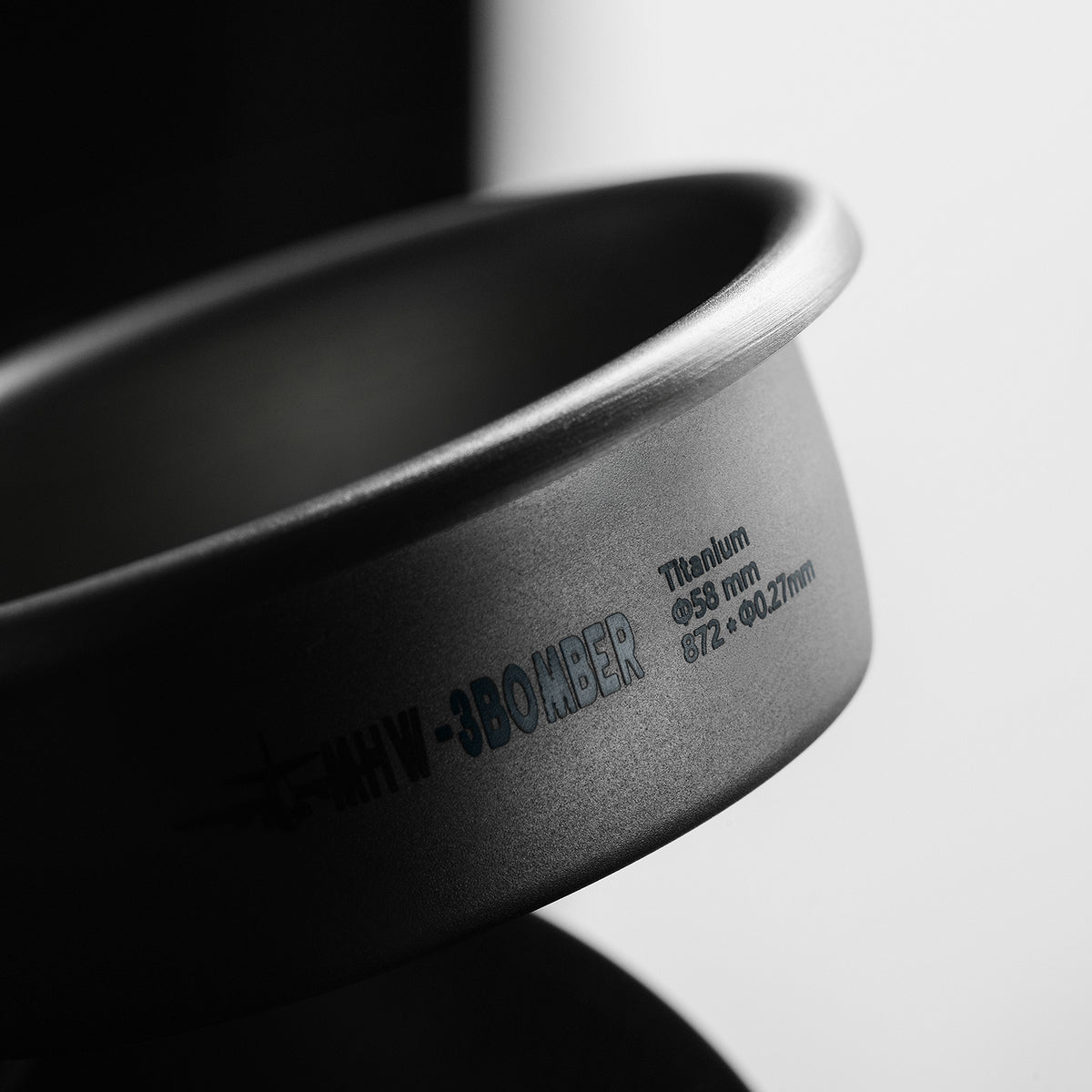 MHW-3BOMBER FB6725 Natural 18g basket side-wall and rim detail