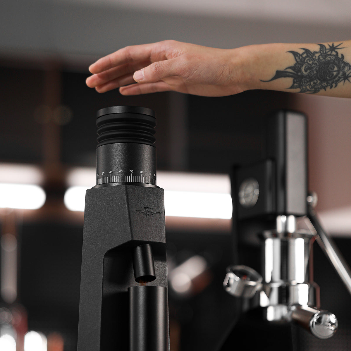 Black Sniper grinder bellows in use