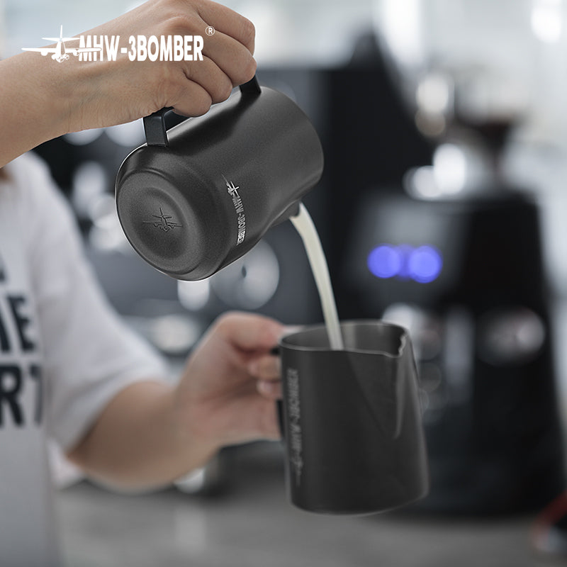 MHW-3BOMBER P6003SS Turbo milk pitcher — silver speckle 450 ml transferring milk; other pitchers not included. Cups, machines and other scene items are not included.