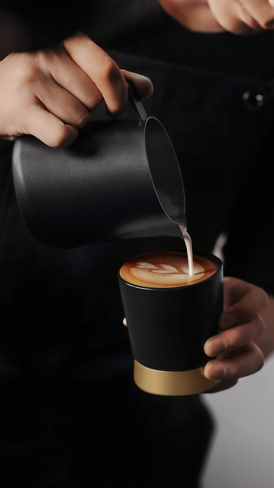 MHW-3BOMBER CERA CS6102B: milk being poured into the black 240 ml cup; scene accessories not included