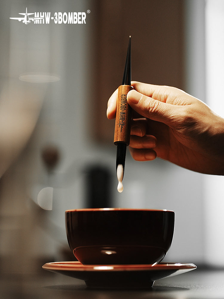 MHW-3BOMBER CN5400R latte art pen showing needle and spoon ends