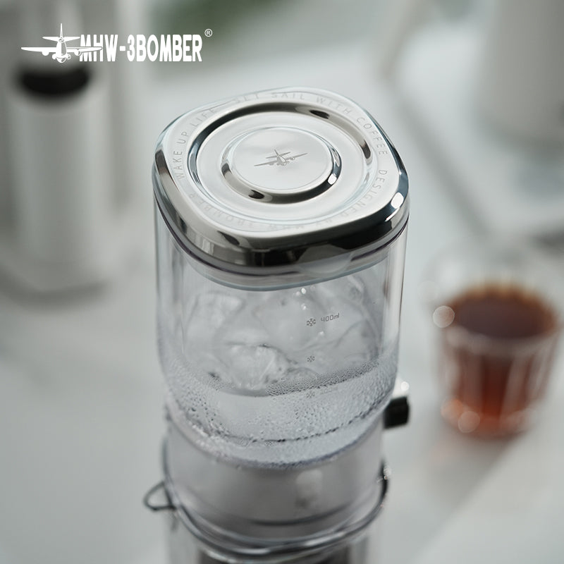 MHW-3BOMBER ID6135 clear Fresh Ice brewer top lid and upper chamber detail
