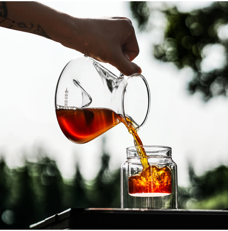 MHW-3BOMBER clear Hill coffee server pouring into a glass