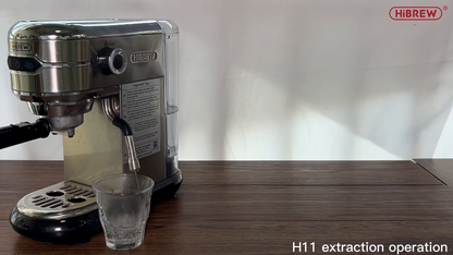 HiBREW H11 Basic Silver — hot-water preparation with the machine