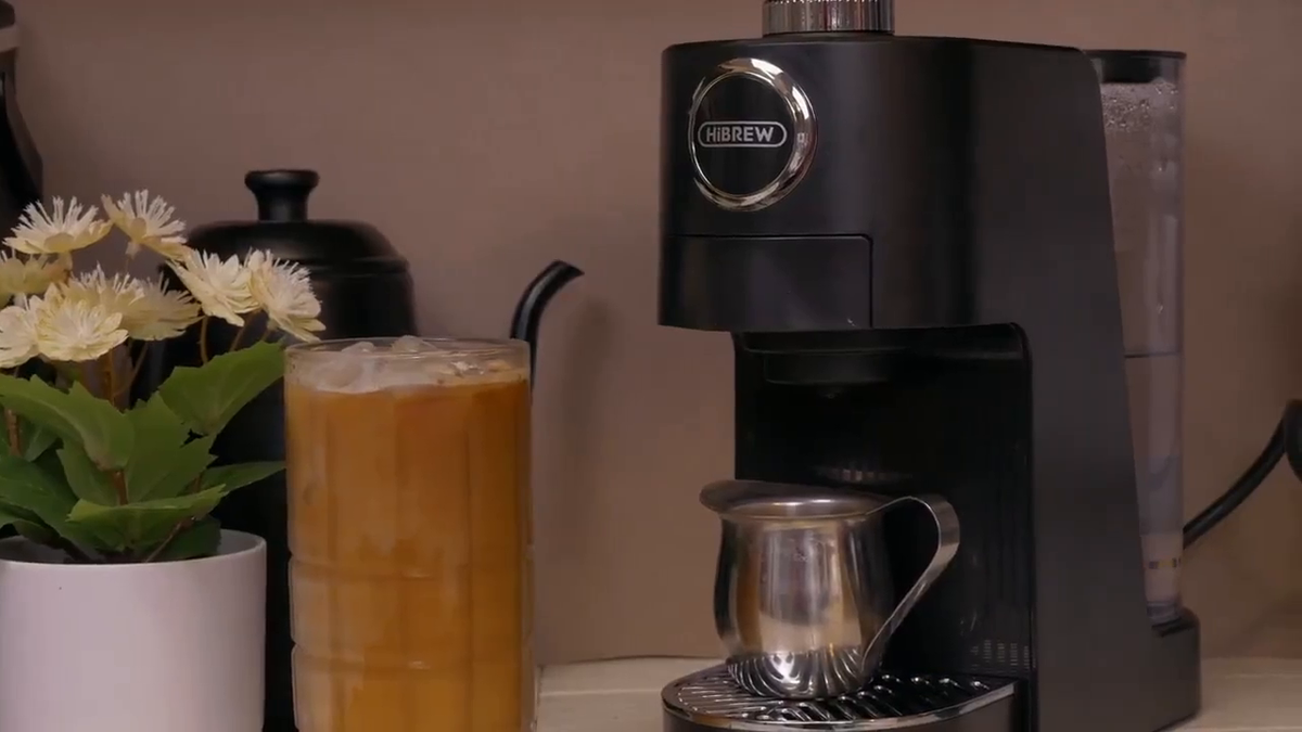 HiBREW H3C — Black H3C on a countertop