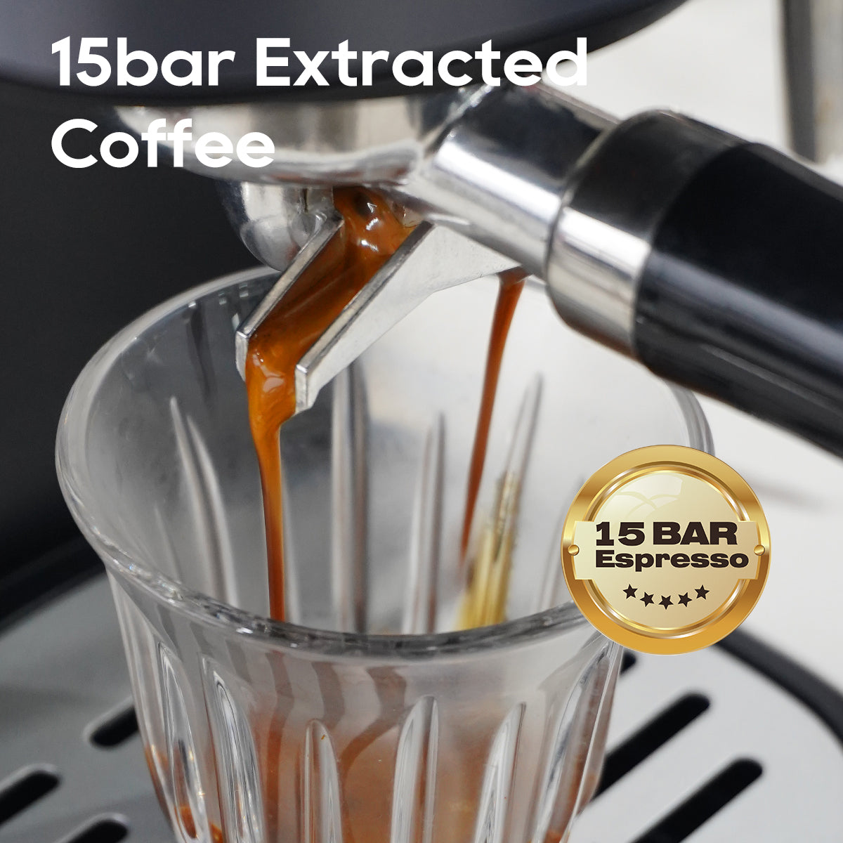 HiBREW H5A EU: espresso flowing from the portafilter
