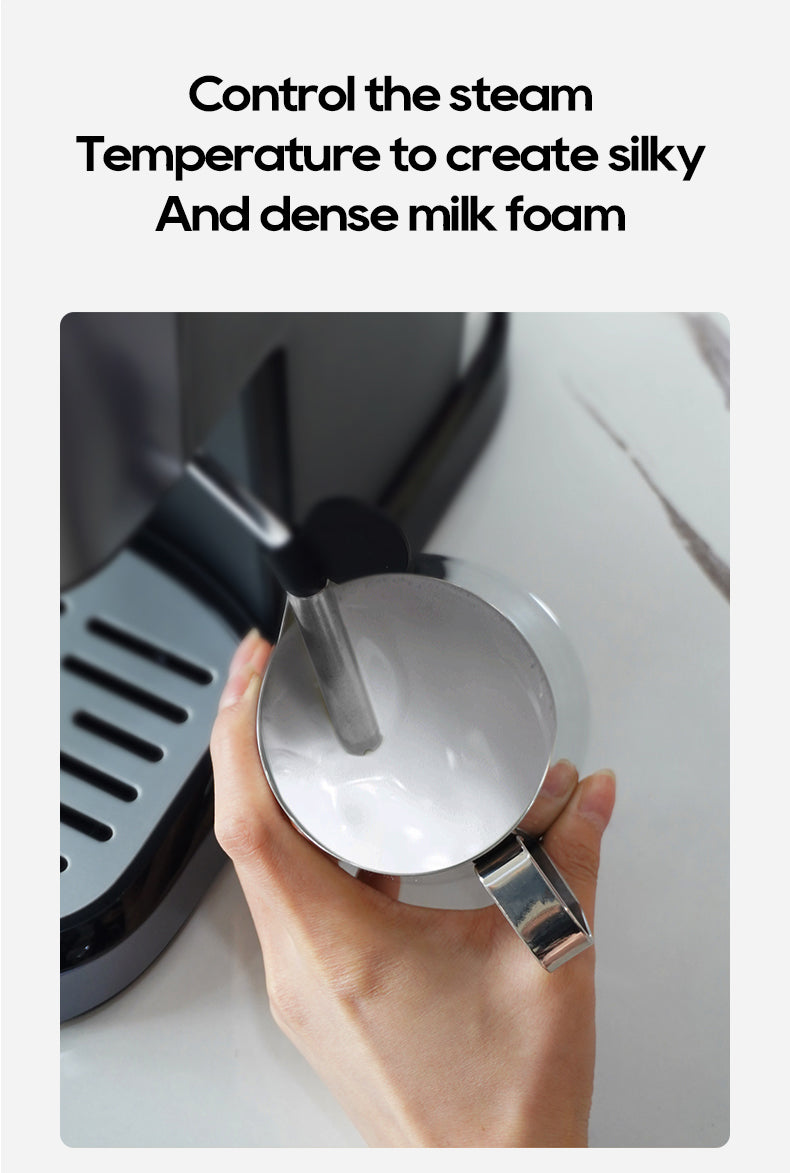 HiBREW H5A EU: steam wand texturing milk