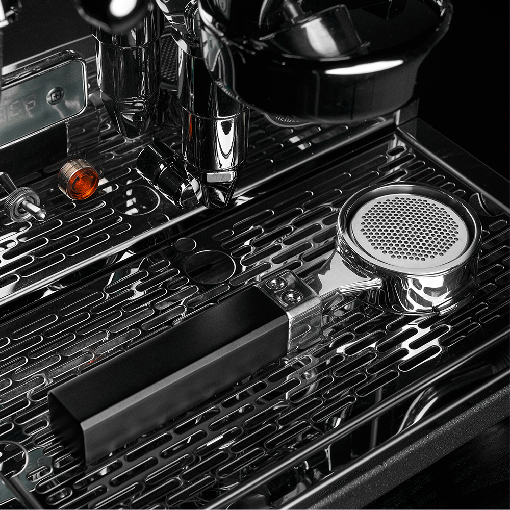IKAPE CUBOID E61 58mm portafilter exact-model photograph 5; other equipment is not included