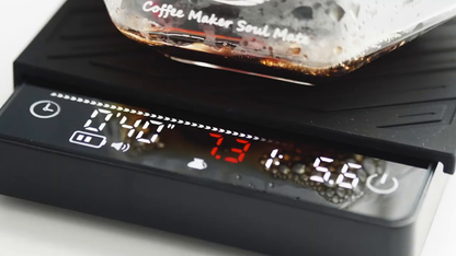 IKAPE SC35 black coffee scale — pour-over brewing ratio display with server. Brewing tools, cups and appliances are not included.
