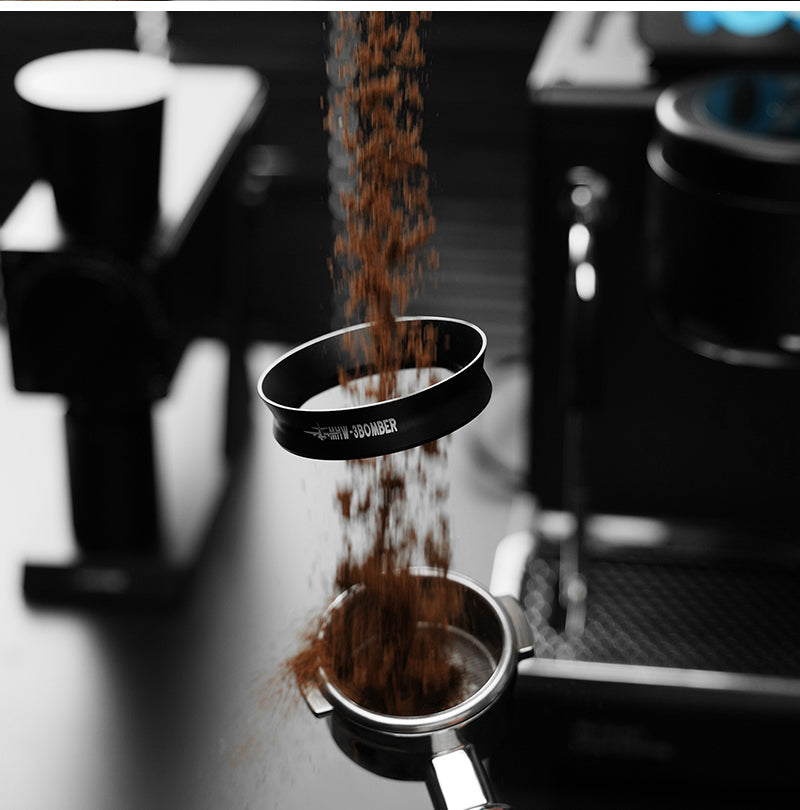 MHW-3BOMBER DR5546B black 58 mm magnetic dosing ring guiding coffee grounds into a basket; basket sold separately