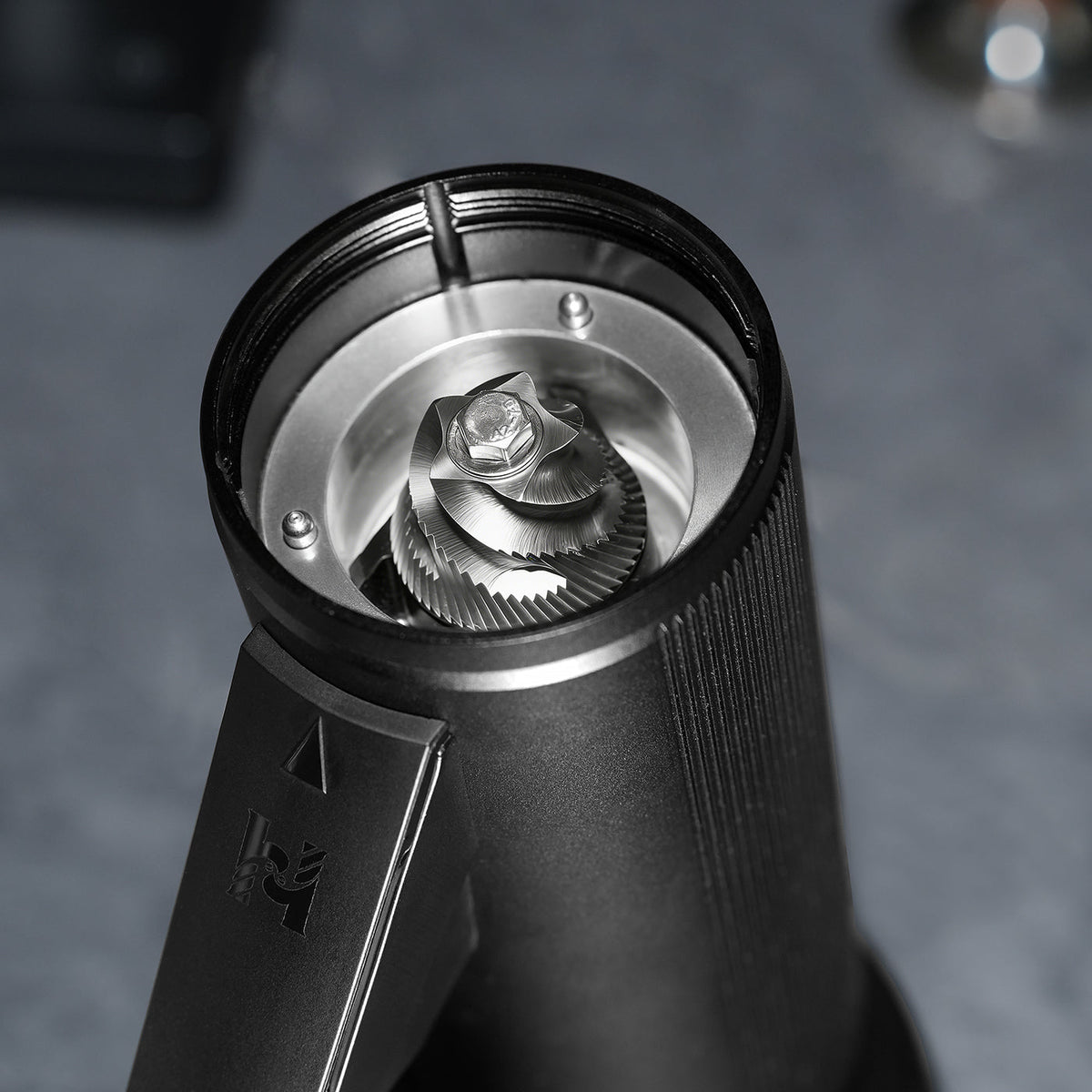 HiBREW G5 Plus — G5 Plus conical-burr close-up