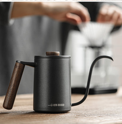 MHW-3BOMBER black cylindrical Planet kettle at a preparation station