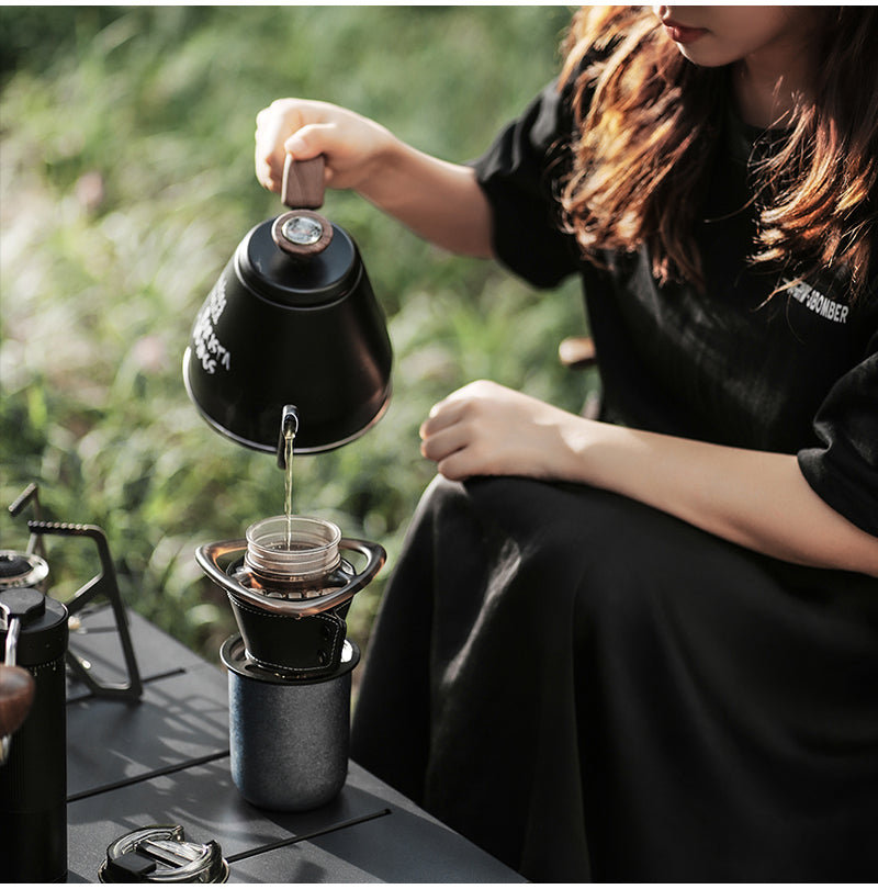 MHW-3BOMBER black Rain distributor in an outdoor brewing setup