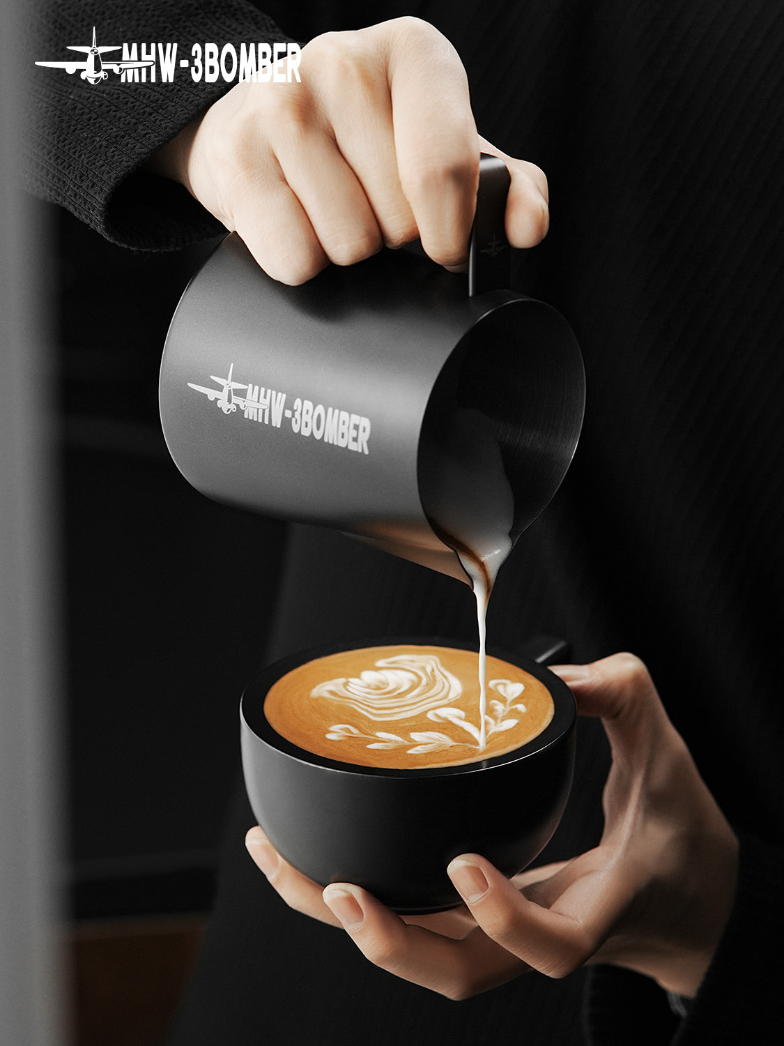 MHW-3BOMBER Sawada — 280 ml Serenity Black cup during a milk pour; drinks, decoration and other tools are scene props