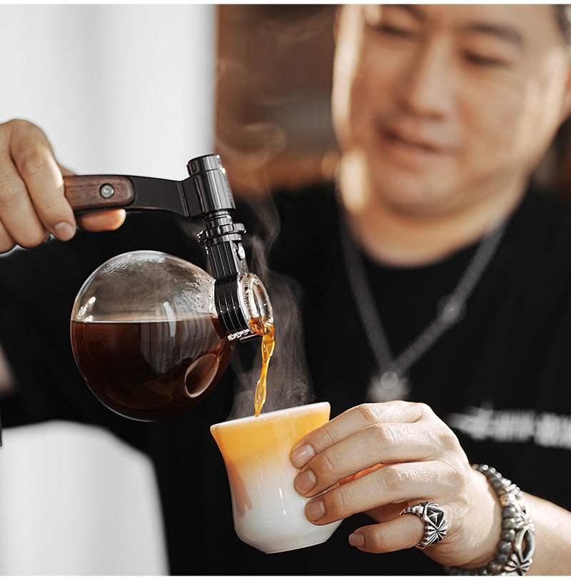 MHW-3BOMBER Twilight siphon lower chamber pouring into a cup